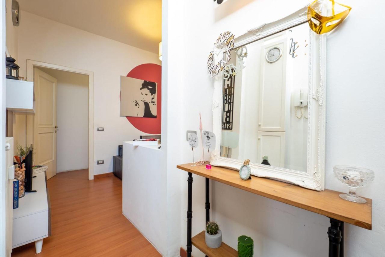 Navigli Apartment- Hosted By Sweetstay Mediolan Zewnętrze zdjęcie